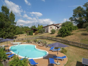 Lovely Farmhouse in Aulla with Swimming Pool